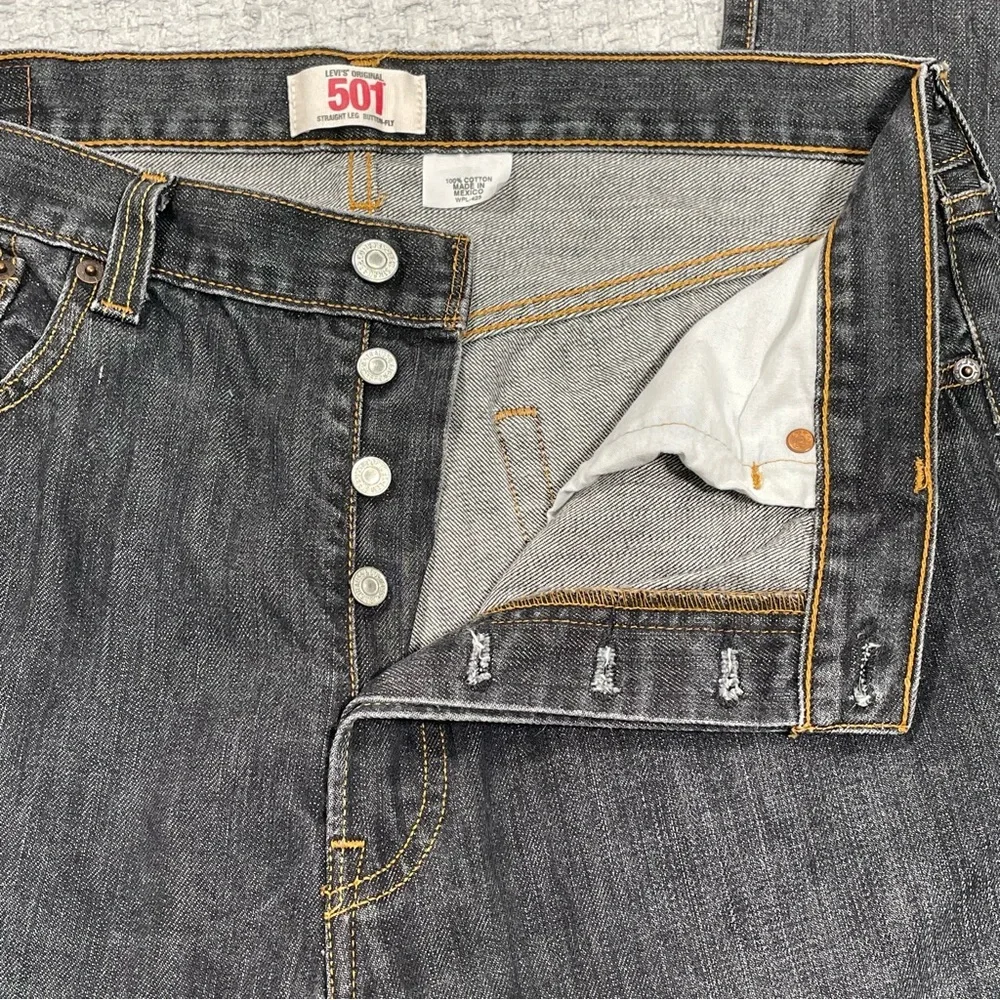 Men’s Levi’s 501 Straight Leg Button Fly 2009 Size 36x34 Gray/Black